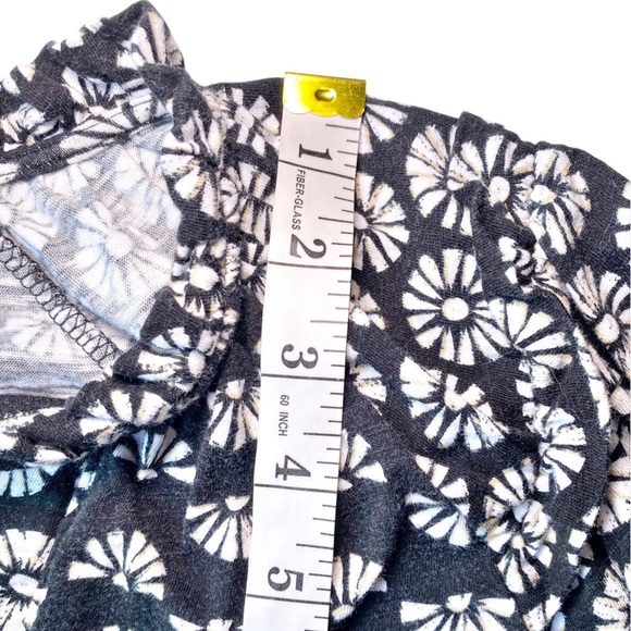 Wonderly Black and White Floral Blouse - Picture 10 of 12